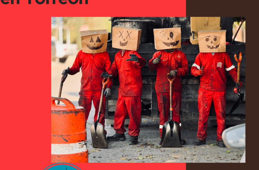 Sustos y Sonrisas en Torreón: Trabajadores del SIMV Celebran Halloween Mientras Bachean las Calles”