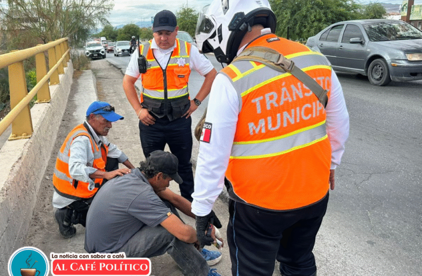 Agentes de vialidad evitan tragedia en…