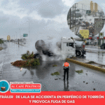 Tráiler de Lala derriba luminarias y provoca fuga de gas en el Periférico de Torreón