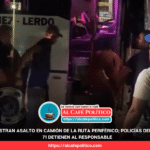 Pasajeros impiden asalto en camión y entregan al joven a la policía en Torreón