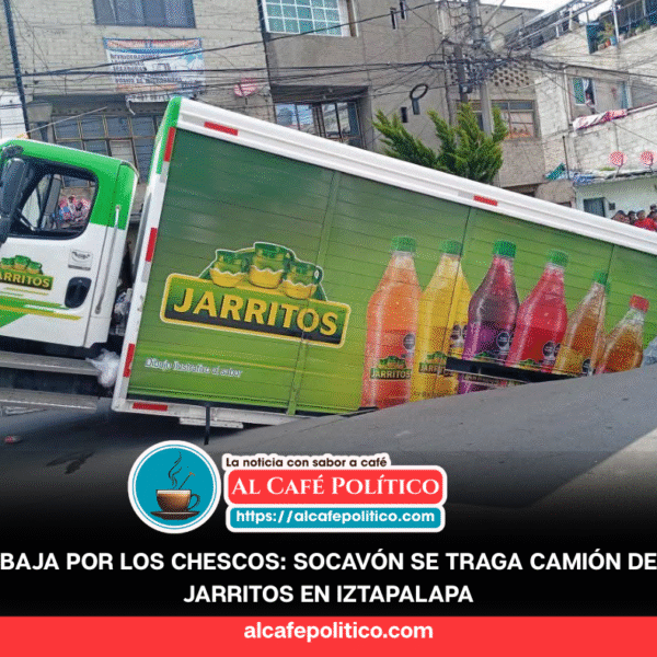 Socavón en Iztapalapa se «traga» camión de refrescos&hellip;