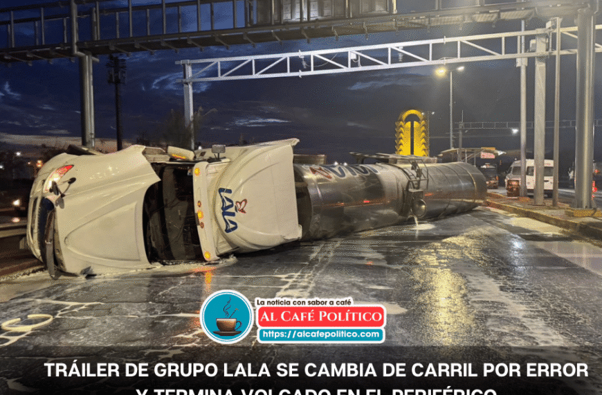 Por distracción, tráiler de Lala vuelca en el Periférico de Torreón