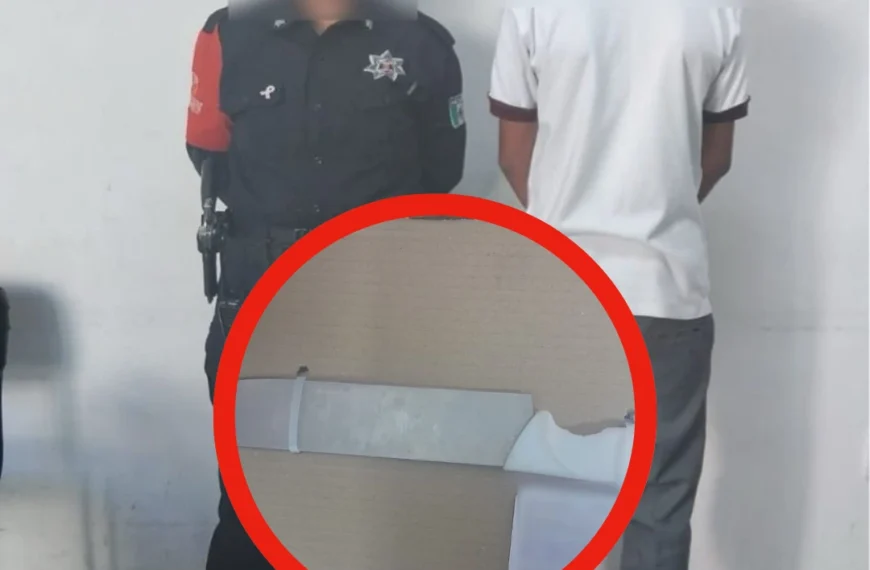 Detienen a menor con arma blanca; investigan relación con riñas cerca del CETIS 59 en Torreón