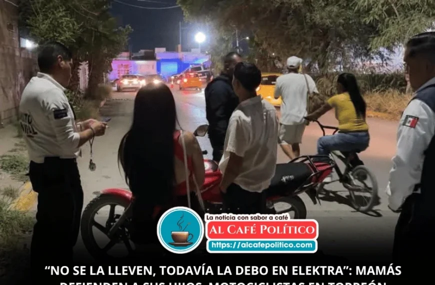 Madres defienden motos de sus hijos ante operativo vial nocturno en colonias de Torreón