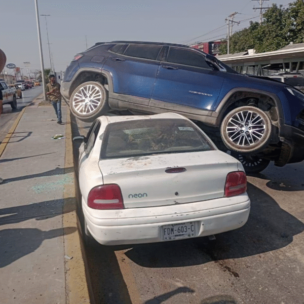 Impactante accidente en Torreón: automóvil queda debajo de&hellip;