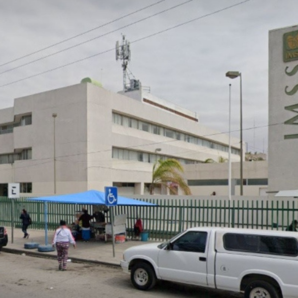 Asaltantes en moto hieren a joven trabajador en…