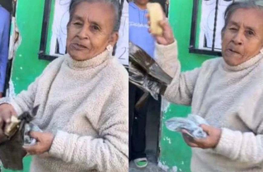 Abuelita lanza tamal a conductor por&hellip;