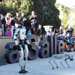 Primer robot humanoide en escuela de México llega a Coahuila