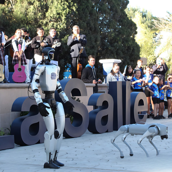Primer robot humanoide en escuela de México llega&hellip;