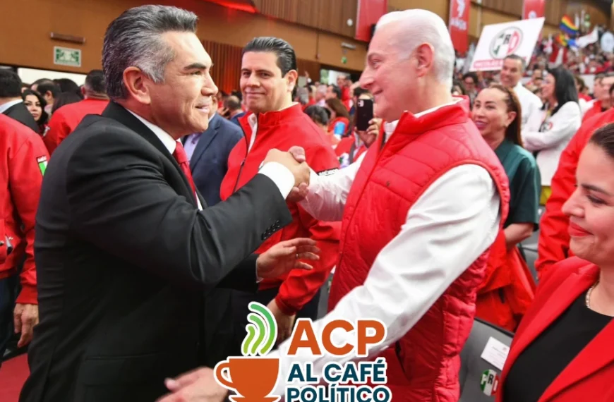 Alito voltea a Torreón: Román Cepeda “ejemplo nacional” en el 97 aniversario del PRI