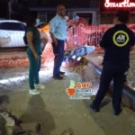 Caen motociclistas a excavación en obra Abastos–Independencia; uno grave en Torreón