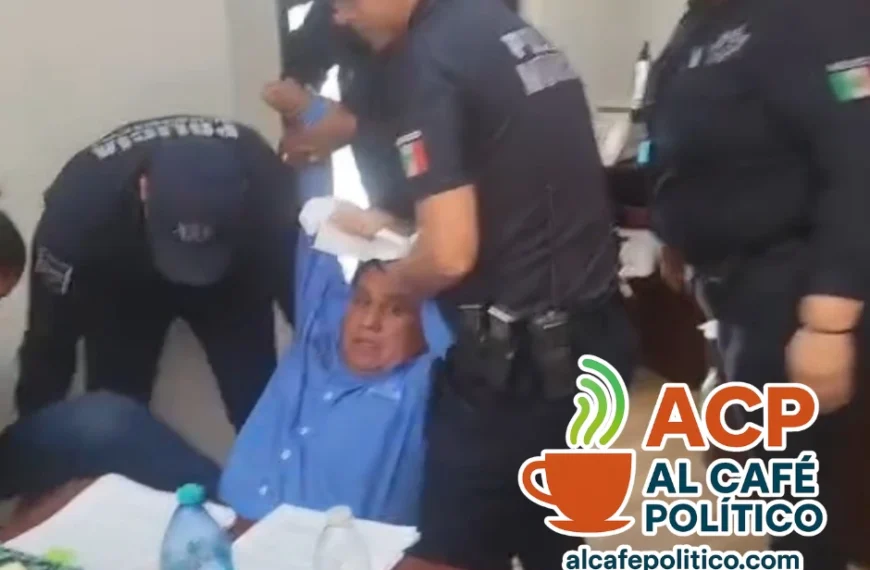 A la fuerza y con policías: desalojan a exgerente de SIMAS en Piedras Negras