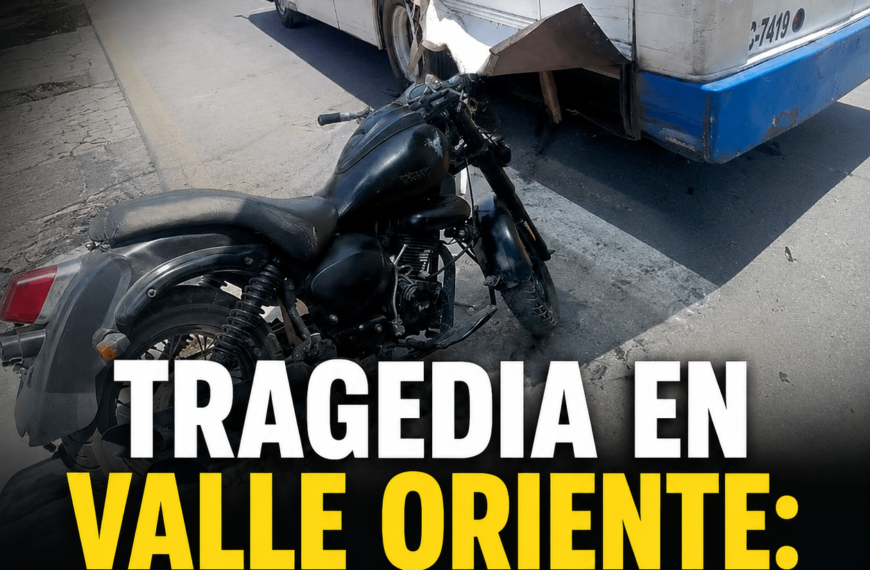 Muere motociclista tras chocar contra autobús urbano en Torreón