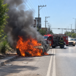 Dos autos se incendian en distintos puntos de Diagonal Las Fuentes en Torreón