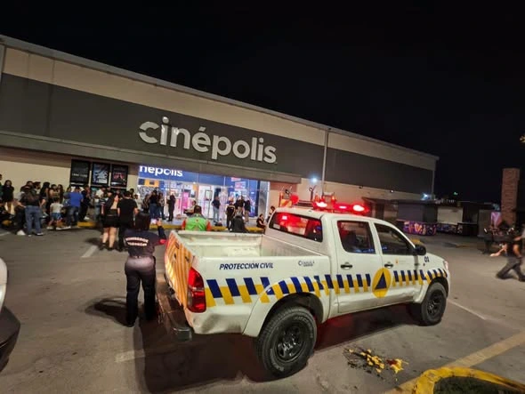 Clausuran Cinépolis de Ciudad Nazas tras evacuar a 27 personas