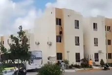 ¡Del placer al hospital! Presunto “Sancho” cae de un tercer piso en Cancún